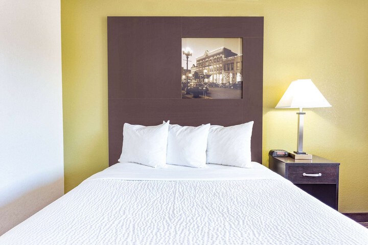 Room 44 of 50