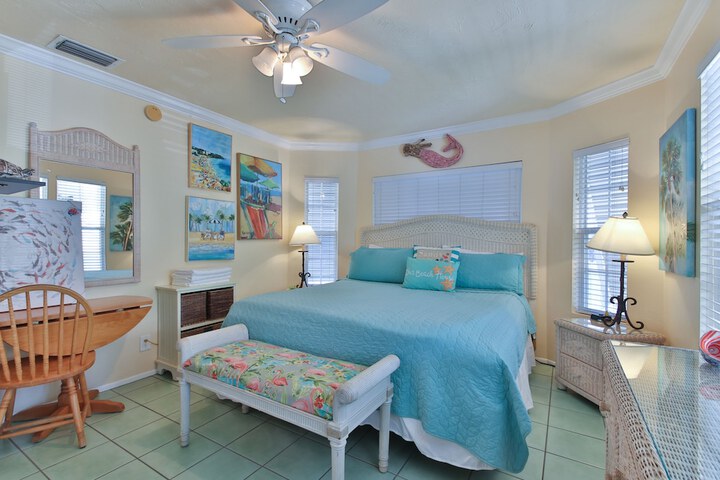 Tradewinds Beach Resort
