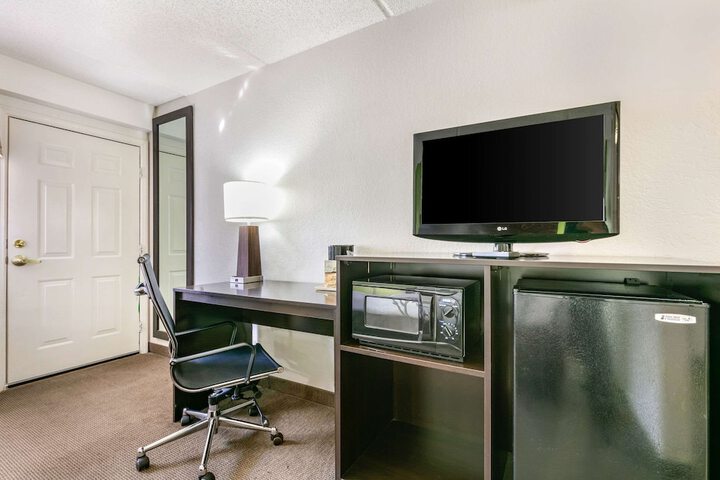 Room 12 of 43