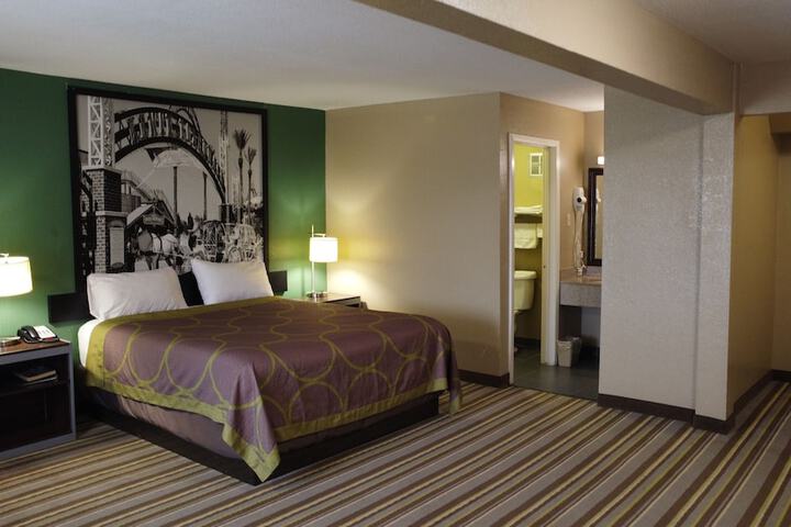 Room 26 of 36