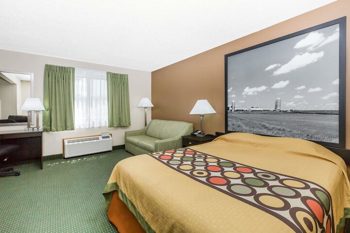 Room 3 of 15