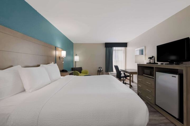Room 8 of 26
