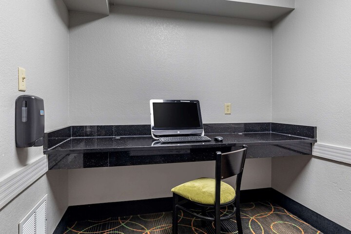 Business Center 43 of 43