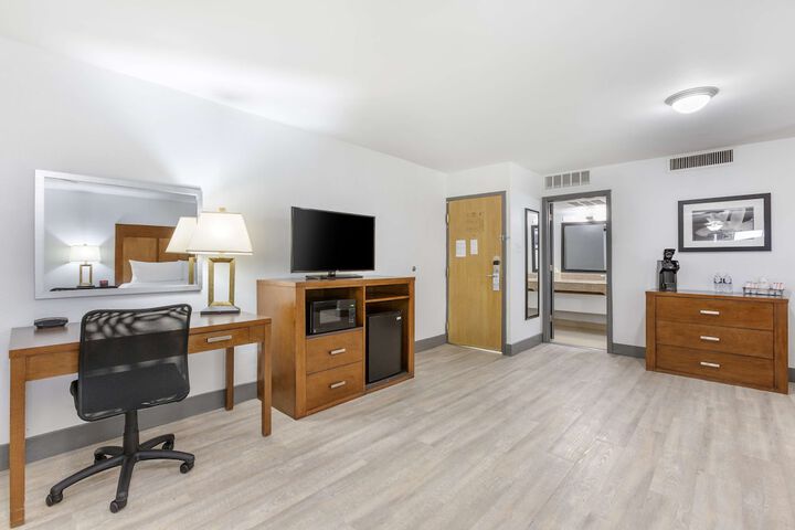 Room 8 of 36