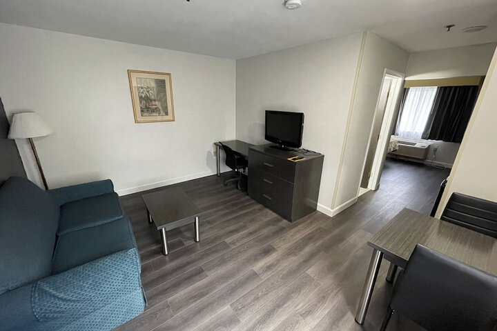 Room 32 of 36