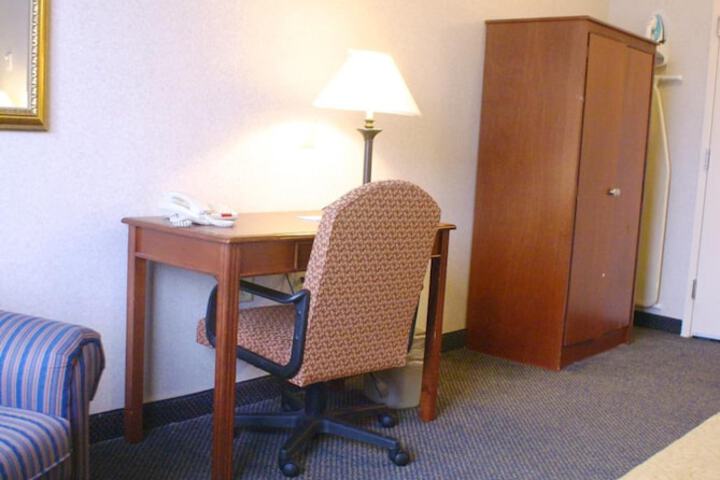 Room 28 of 34