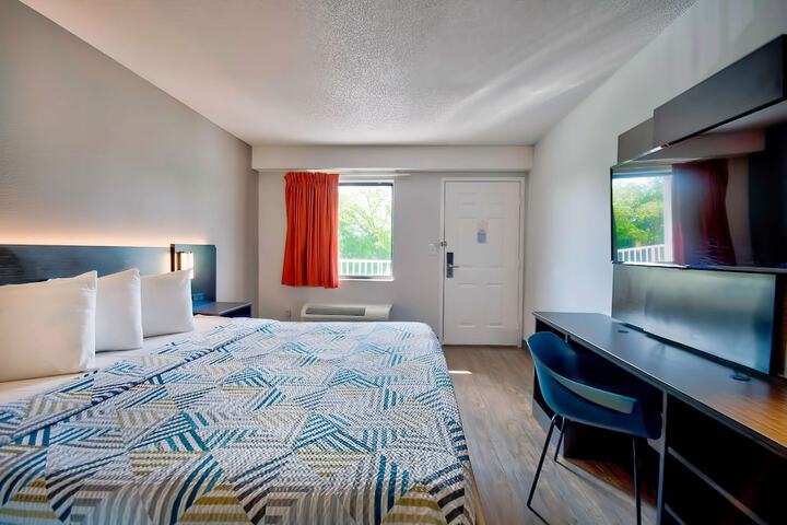 Room 17 of 22