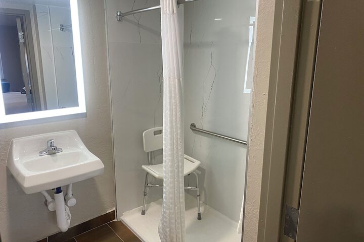 Room 12 of 24