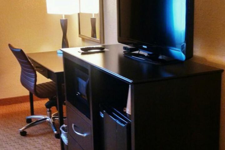 Room 7 of 14