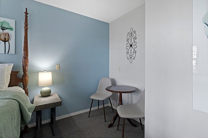 Room 142 of 153