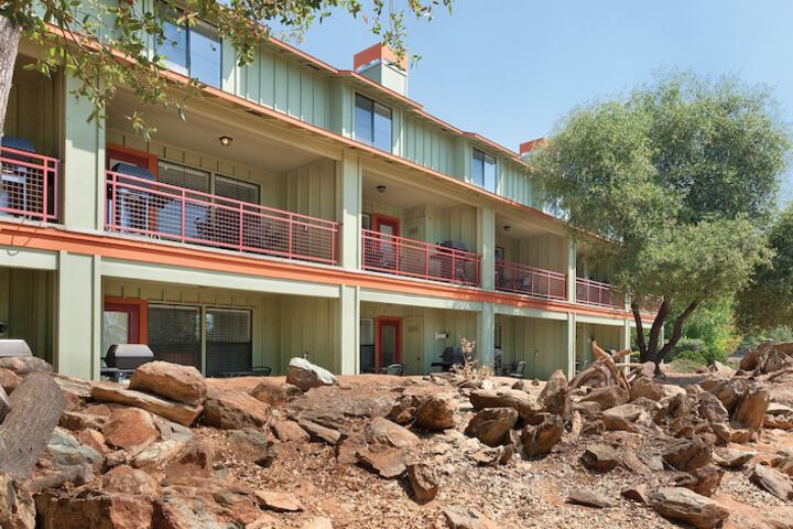 Hotel 6 of 25