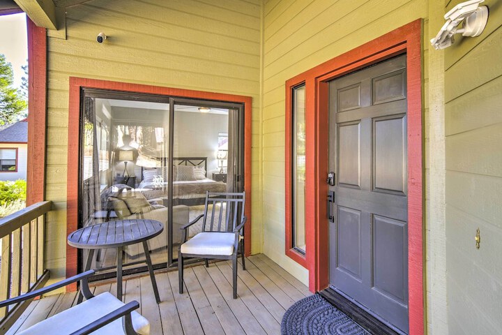 Charming Chester Home w / Furnished Porch!