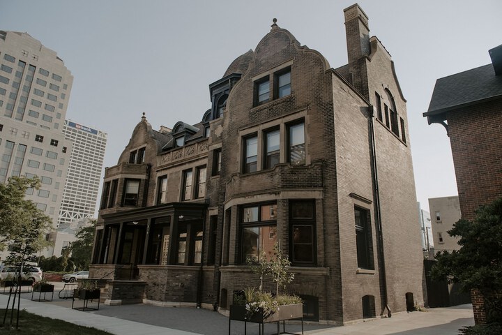 Hotel 4 of 89