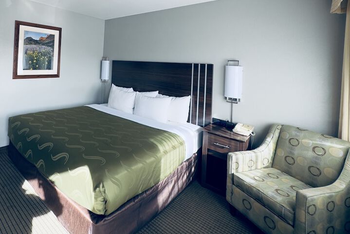 Room 30 of 53