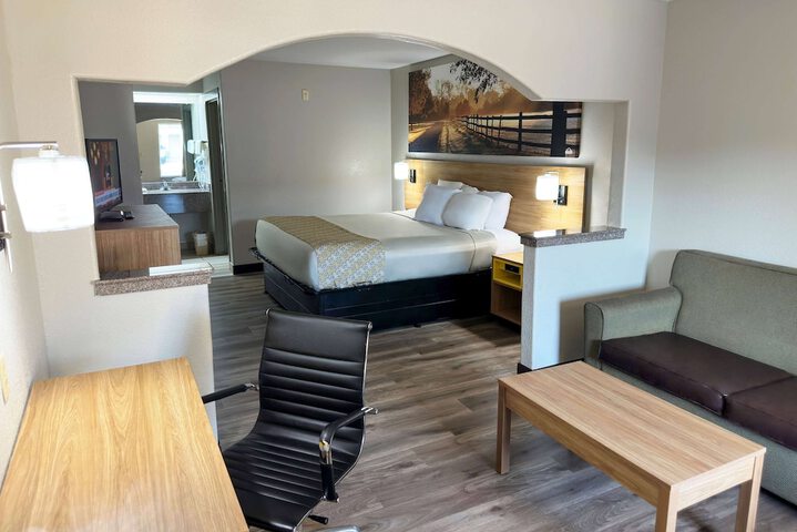 Room 17 of 47