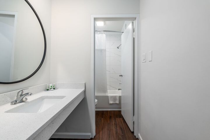 Room 15 of 25