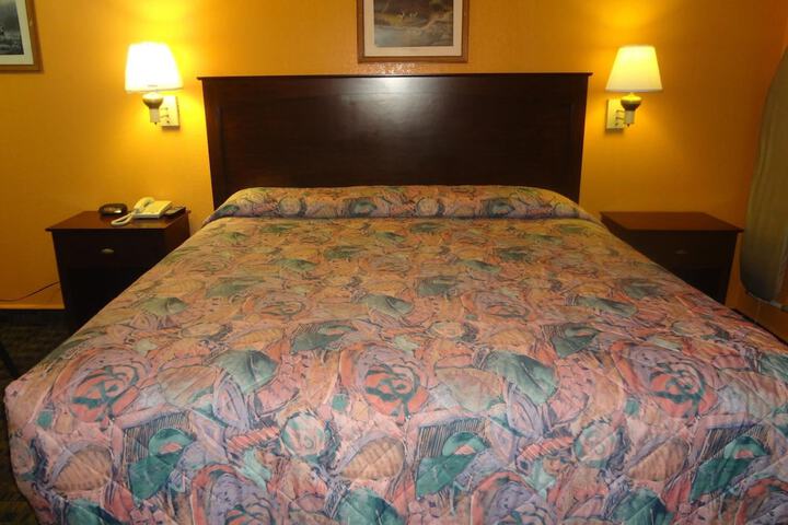 Room 11 of 28