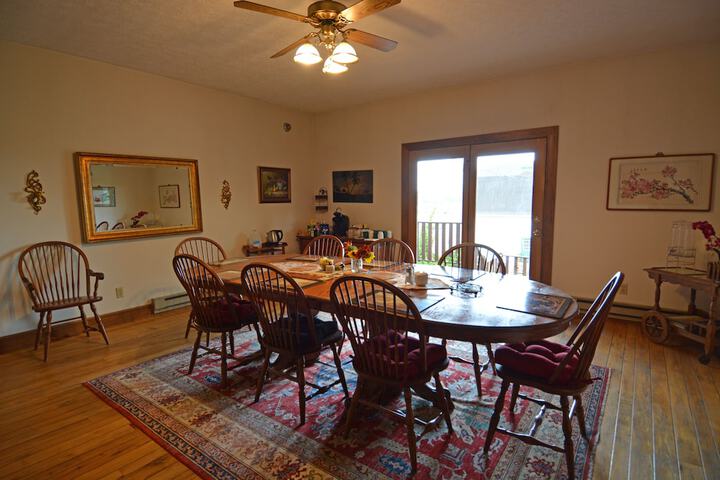 Dining 11 of 20