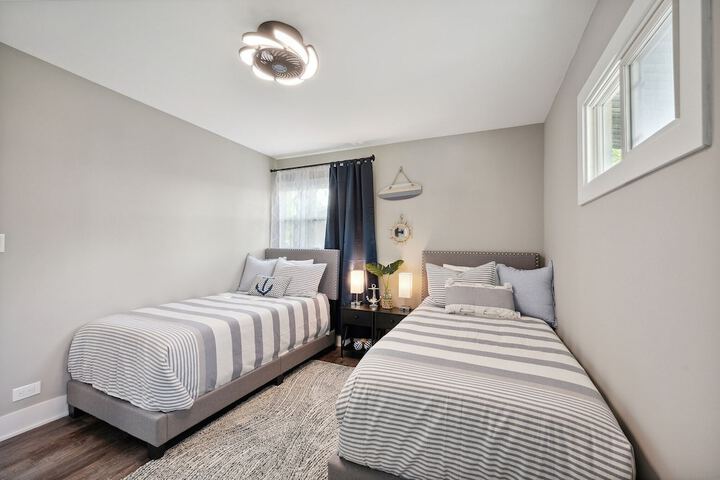 Charming Contemporary Family Home 3 Bedroom Home by RedAwning