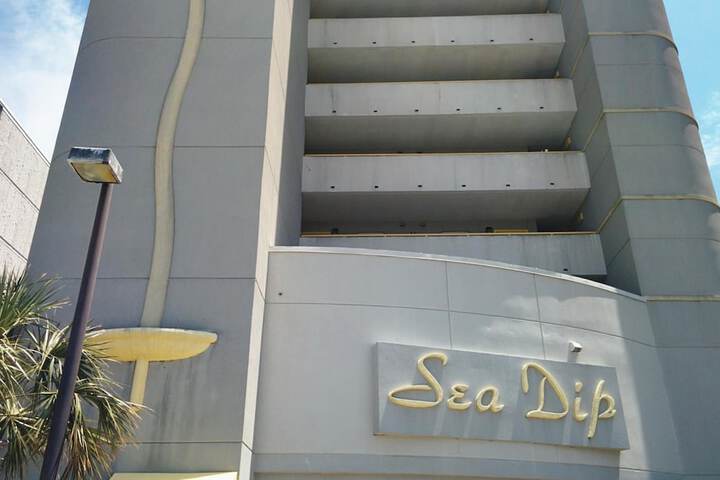 Hotel 6 of 57