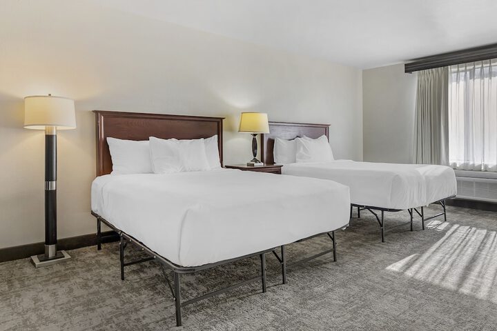 Room 10 of 32