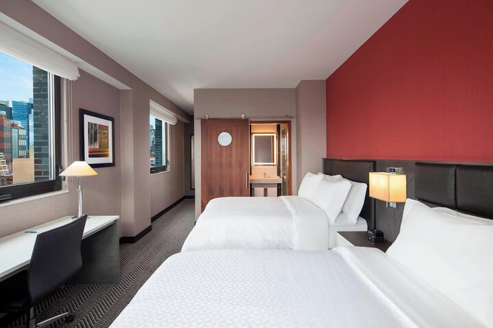 Room 5 of 18
