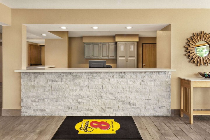 Super 8 by Wyndham Ankeny / Des Moines Area