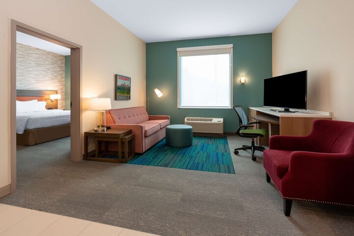 Room 19 of 38