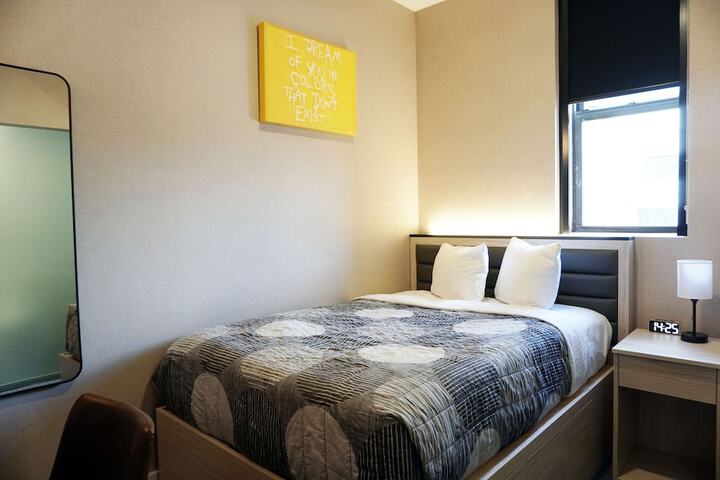 Leon Hotel LES