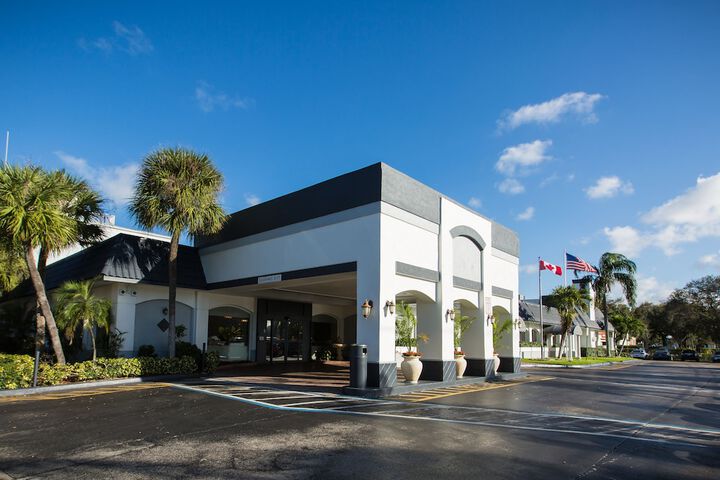 Hotel 4 of 64