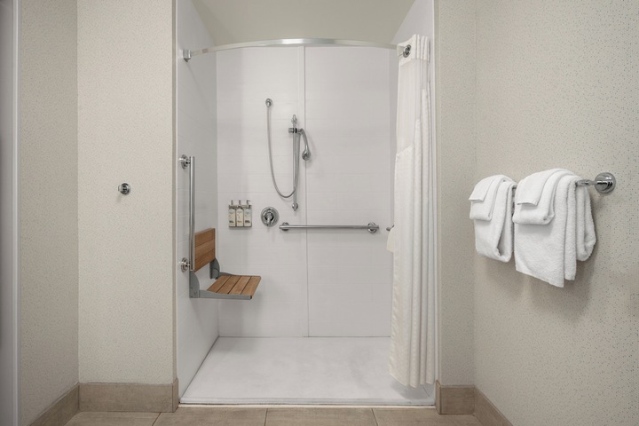 Holiday Inn Express Queensbury - Lake George Area by IHG