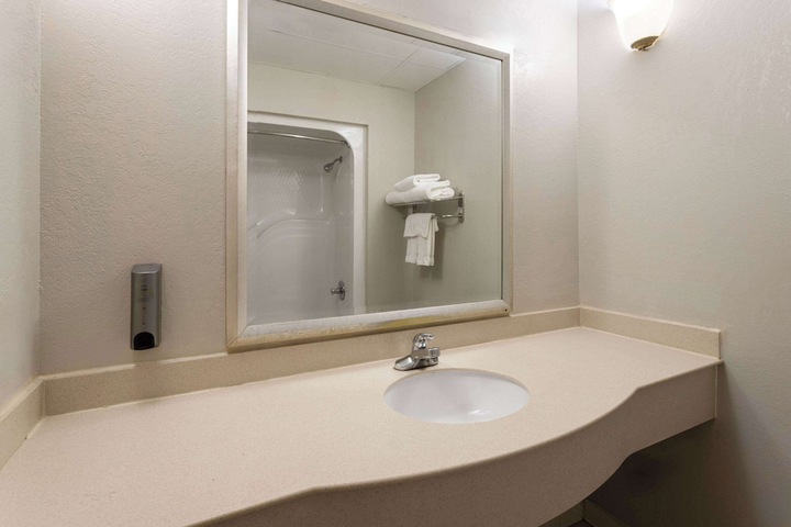 Room 20 of 68
