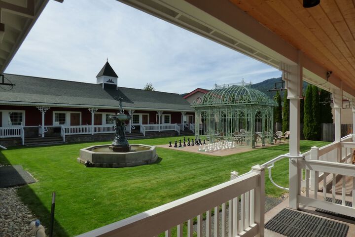 Hotel Exterior 43 of 44