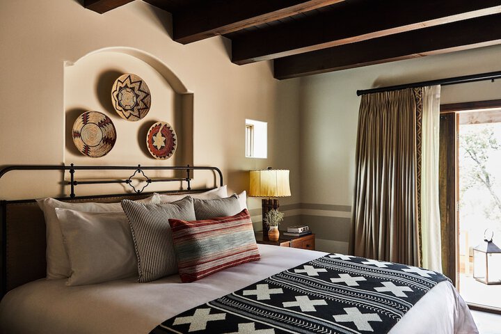 Bishops Lodge Auberge Collection