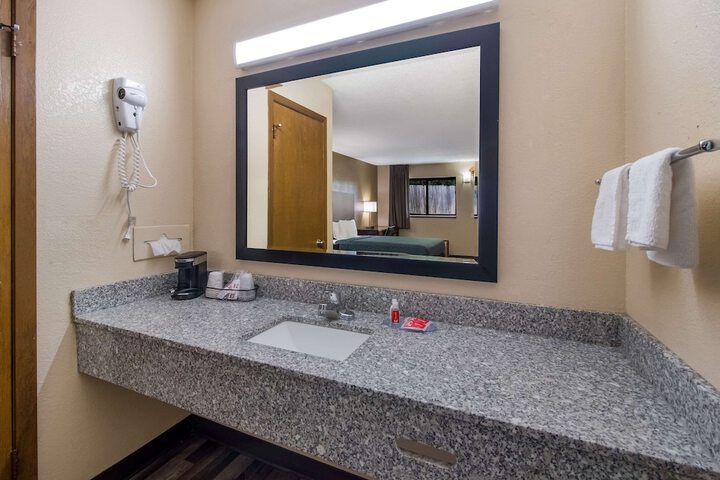 Room 16 of 20