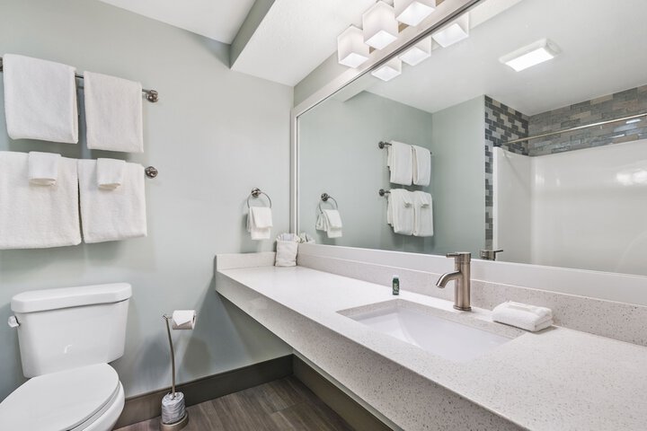 Cherry Tree Inn & Suites