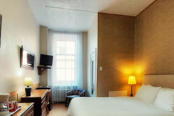 Room 56 of 71