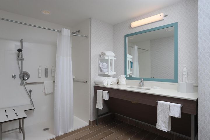 Hampton Inn & Suites Manistee Waterfront