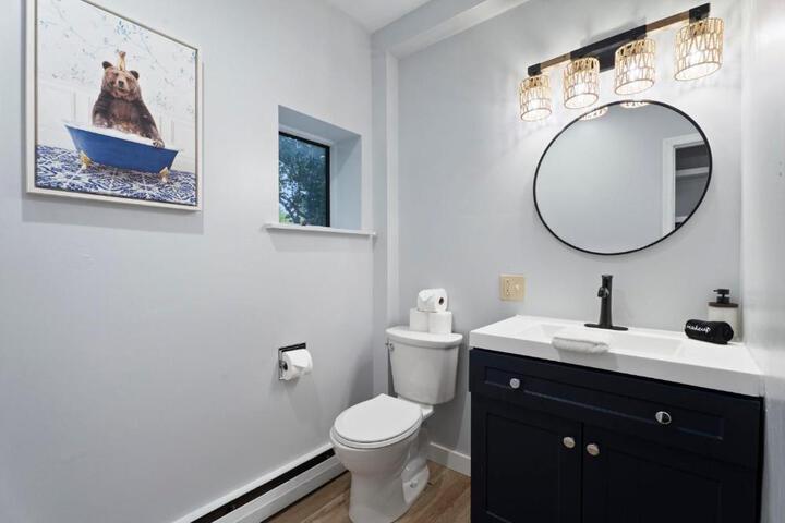 Near Ithaca!Hot Tub! LRG Home!Sleeps 12! Dogs ok!