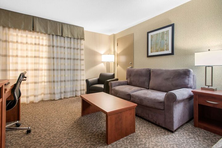 Clarion Hotel & Suites