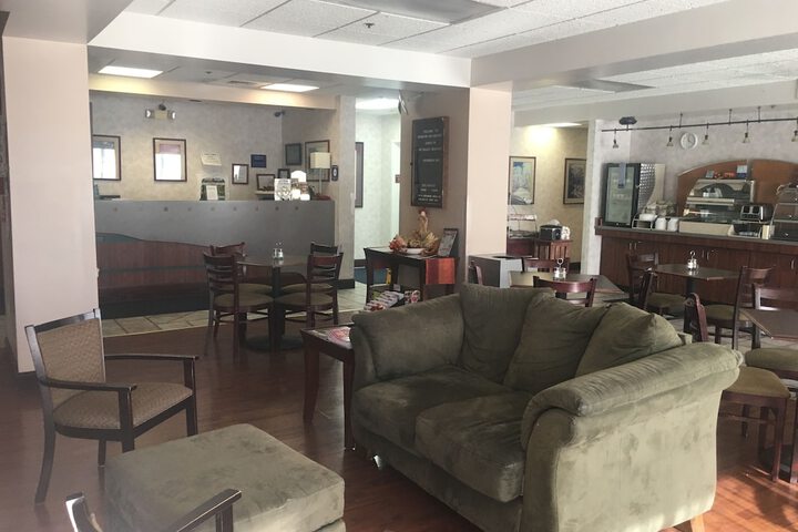 Mountain Inn & Suites