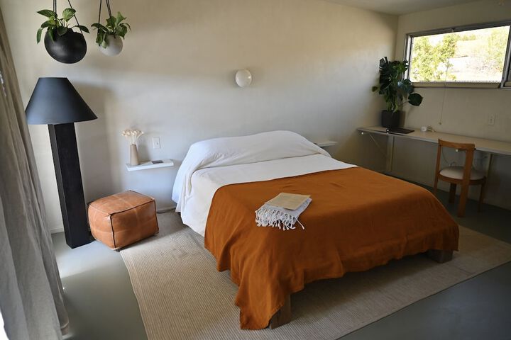 Room 47 of 85