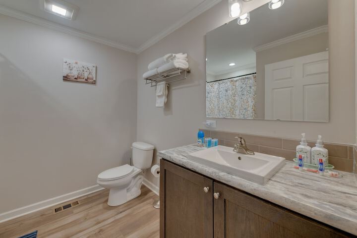 Family-friendly Home w / Deck Near Colonial Beach!