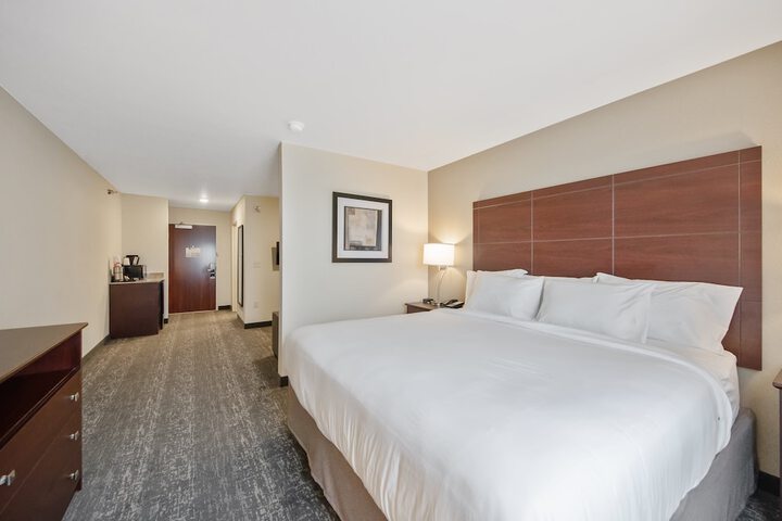 Room 33 of 69