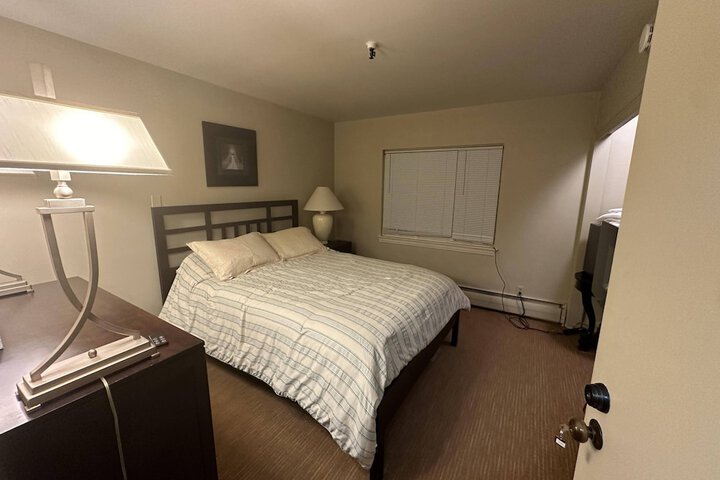 Room 30 of 65