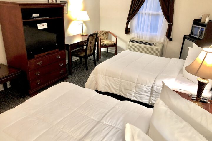 Room 13 of 30