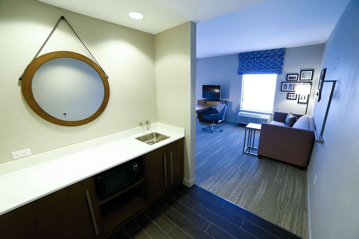Lounge 30 of 35