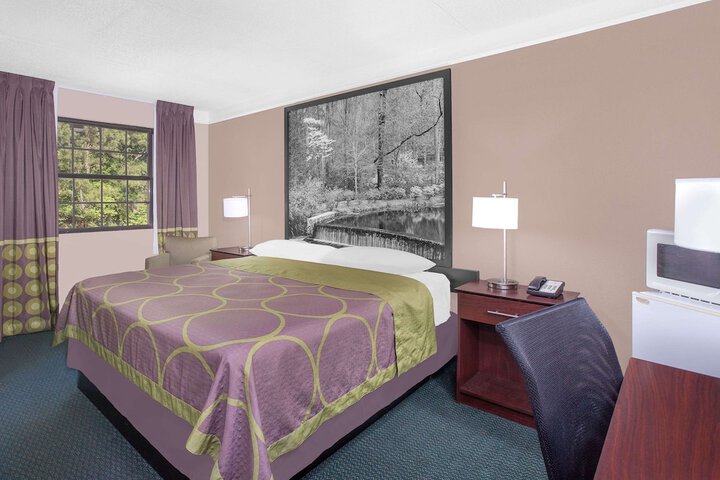 Room 6 of 15