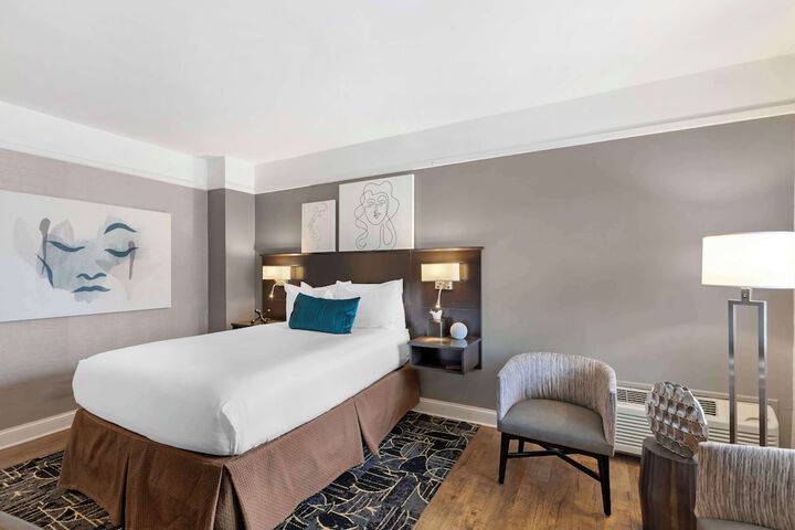 Room 17 of 70