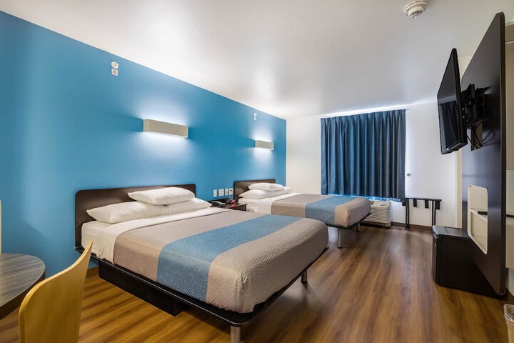 Motel 6 Poplar Bluff MO